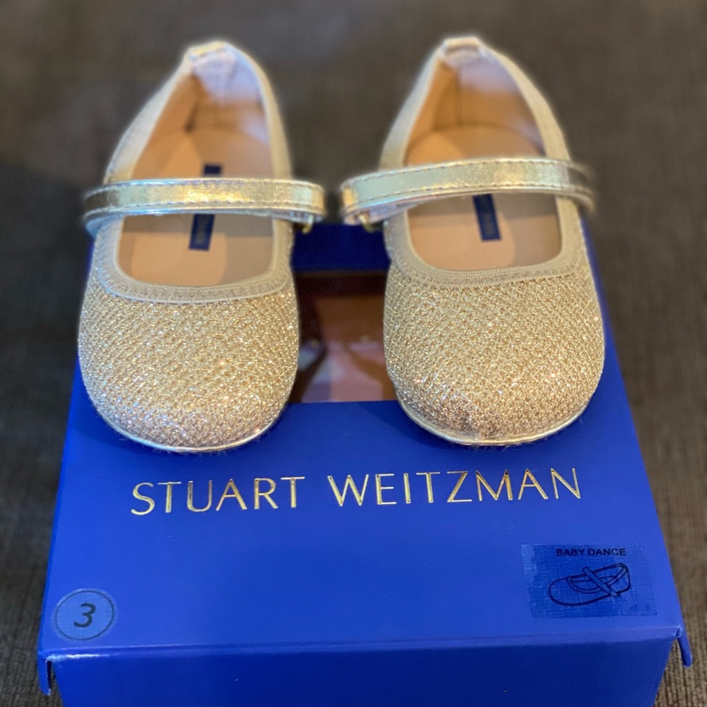 NEW Stuart Weitzman Gold Shoes, SZ 3